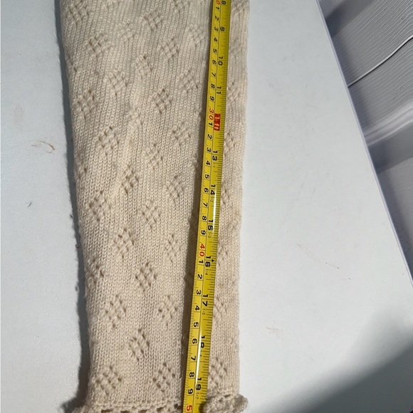 Elegant Cream Women's Sweater - Picture 10 of 11